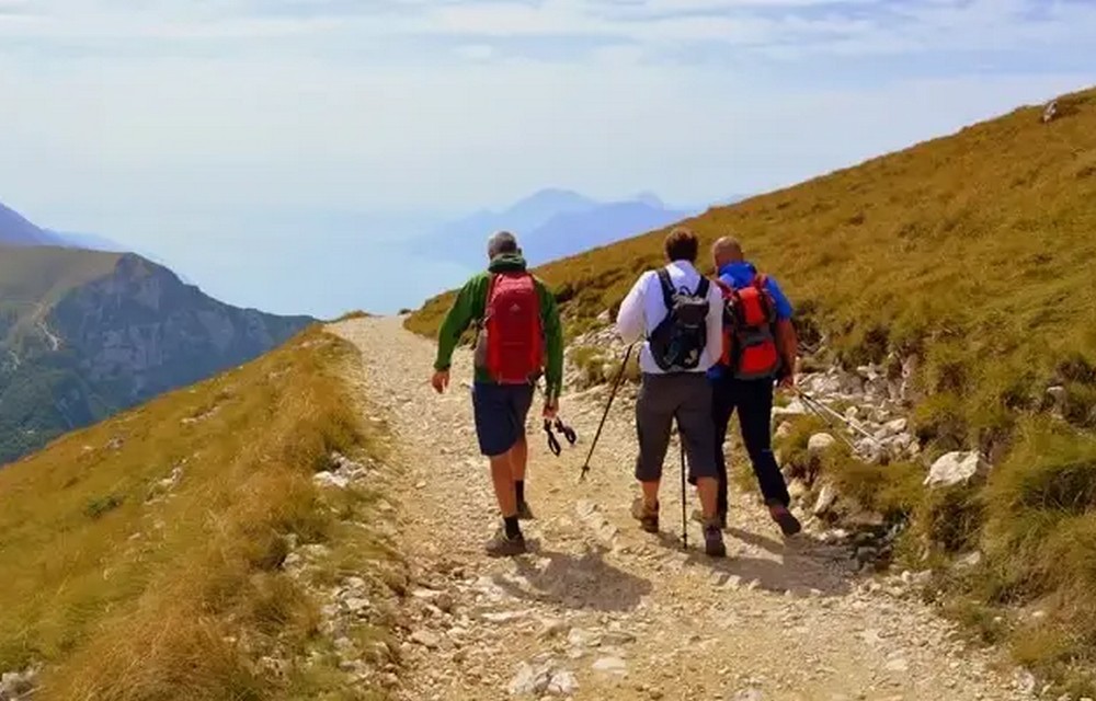 People doing trekking in rishikesh